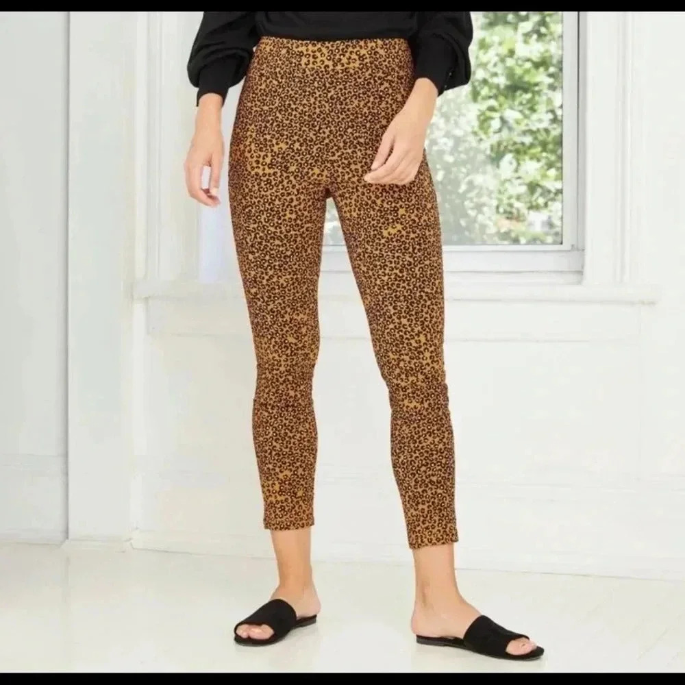 Womens Leopard Print High-rise Cropped Pants - Who What Wear  16‎